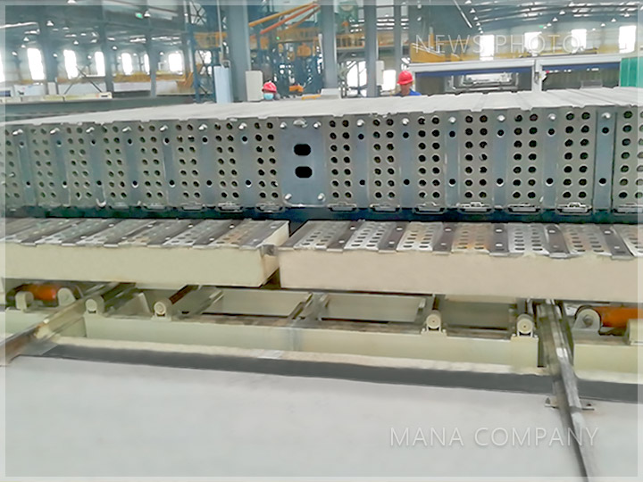 1636771549956673.jpg M03-24型墻板產(chǎn)線-生產(chǎn)現(xiàn)場.jpg